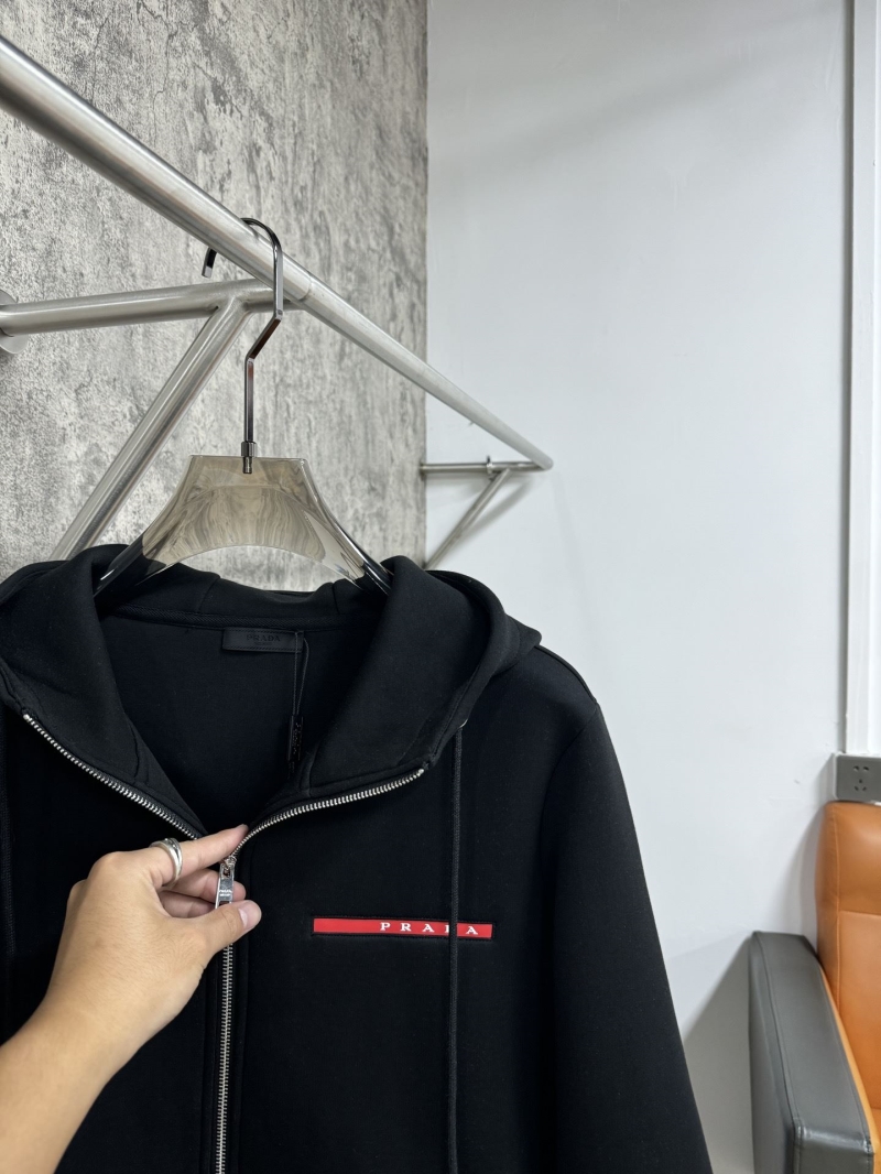 Pra*a outwear